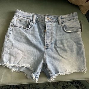 Joe’s Jeans Kinsley High Rise 4” short.